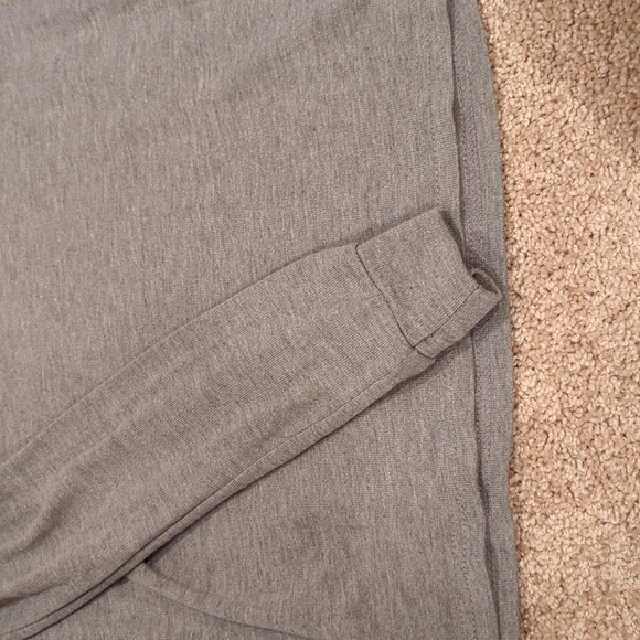 Winnie the Pooh lightweight Crowl Neck Pullover - Picture 3 of 3